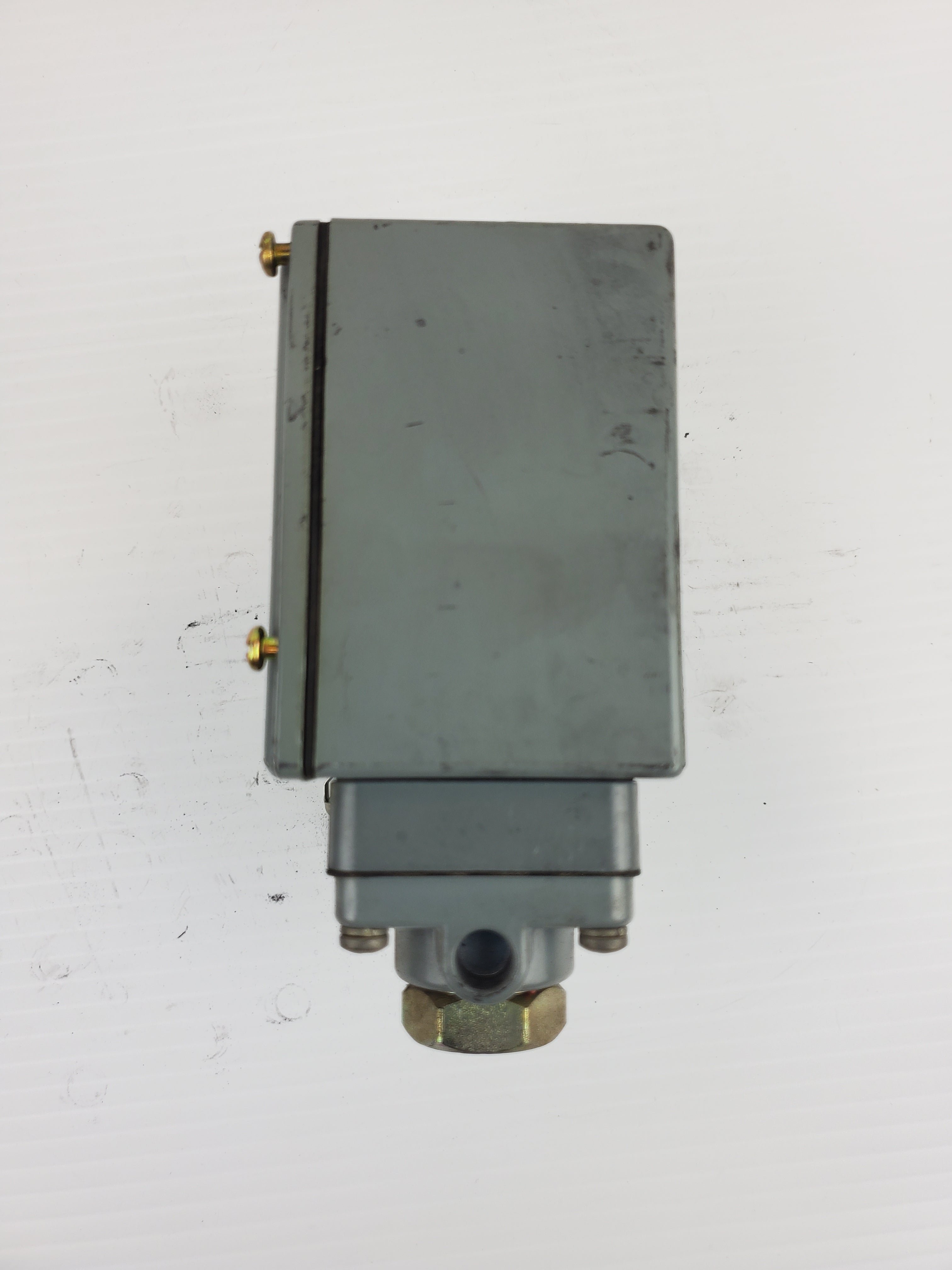 Square D 9012 GAW-4 Series C Pressure Switch Interrupter 02481