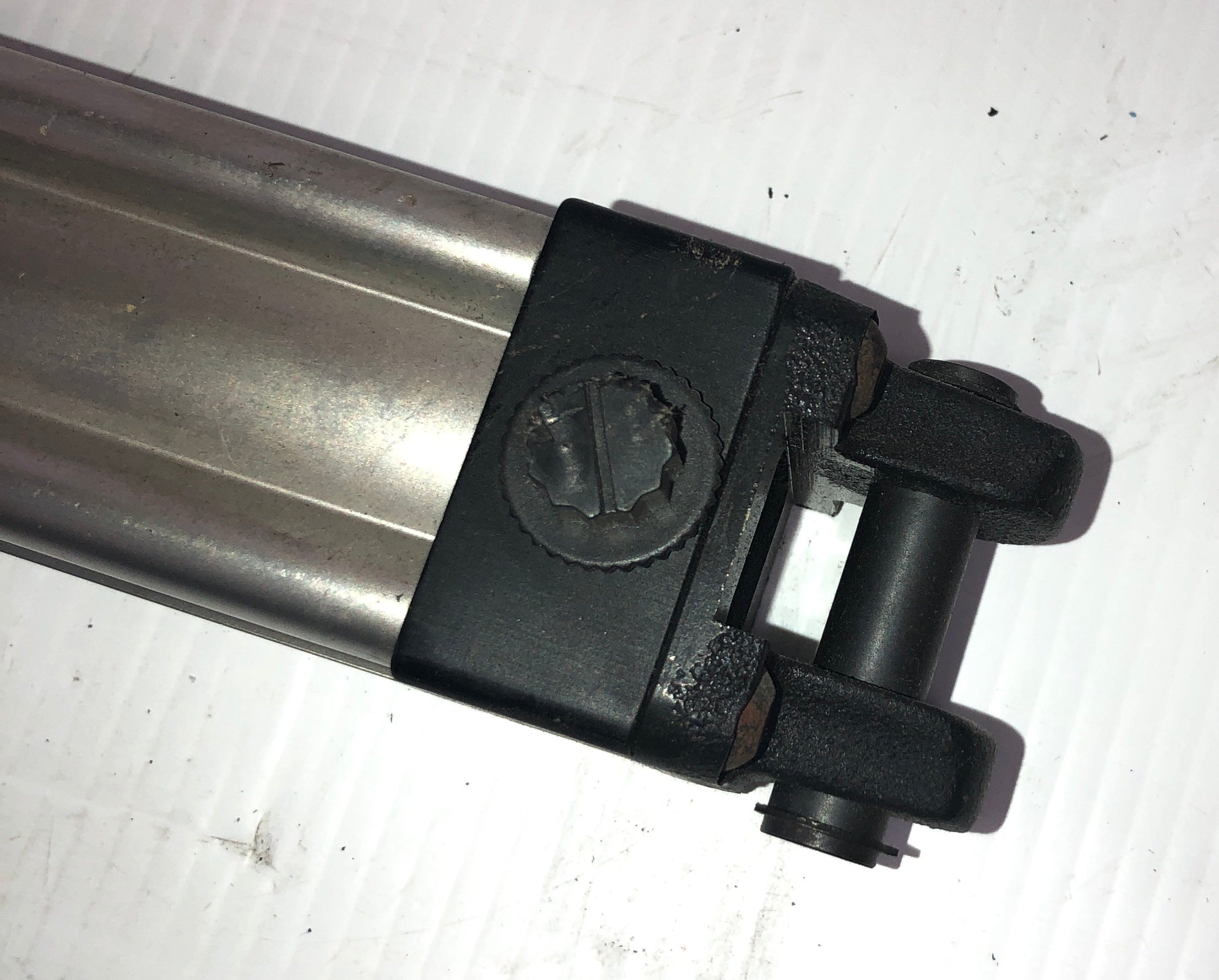 Fleetwood Goldco Wyard 301215 Pneumatic Air Cylinder 250 PSI