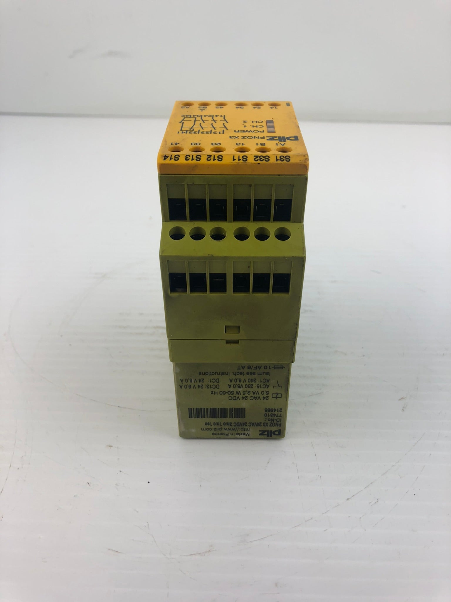 Pilz PN0Z X3 Safety Relay 24VAC 24VDC 3n/o 1n/c 1so