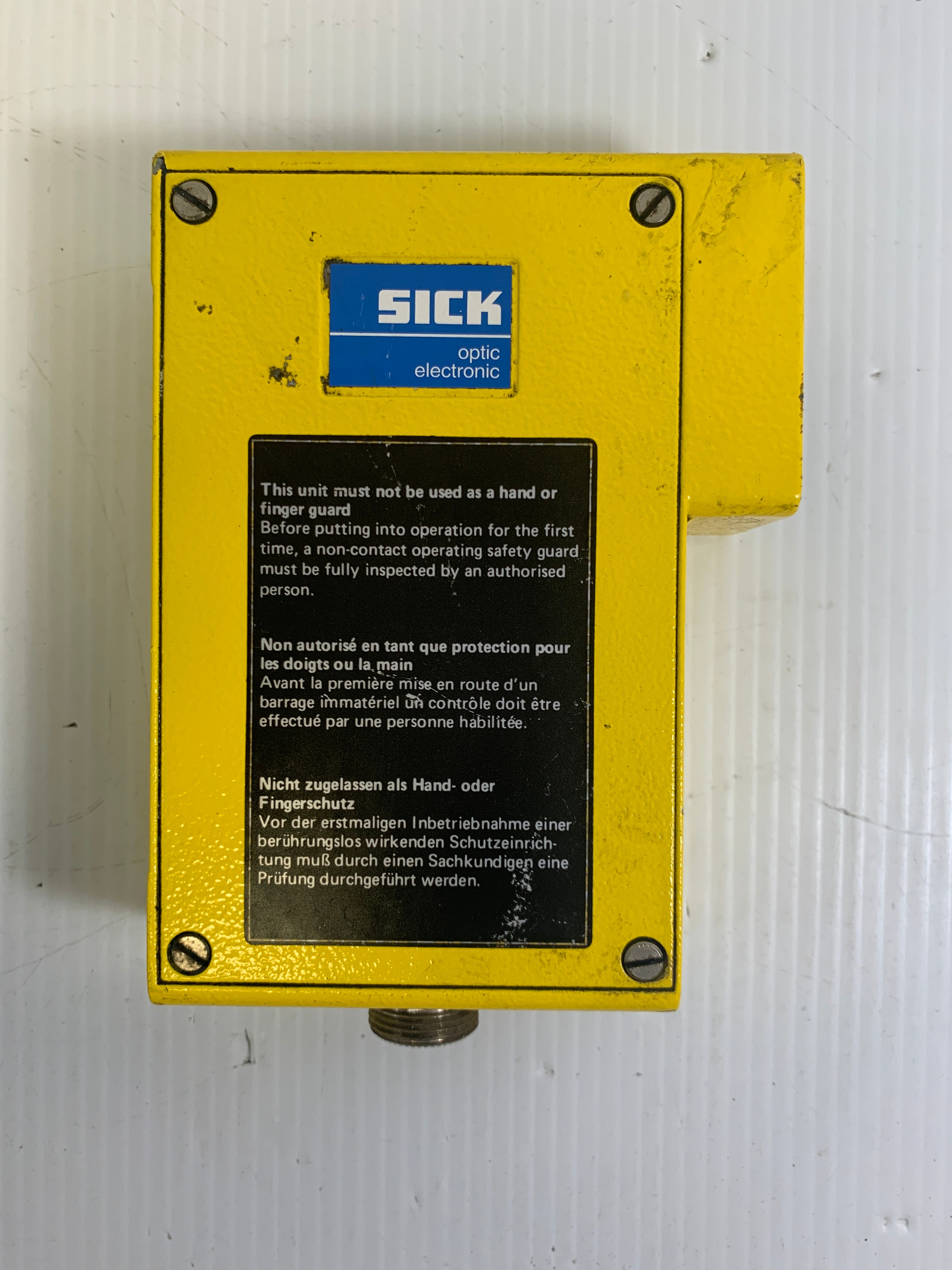 SICK Optic Photoelectric Sensor WSU 26-120 5VA 110/120V