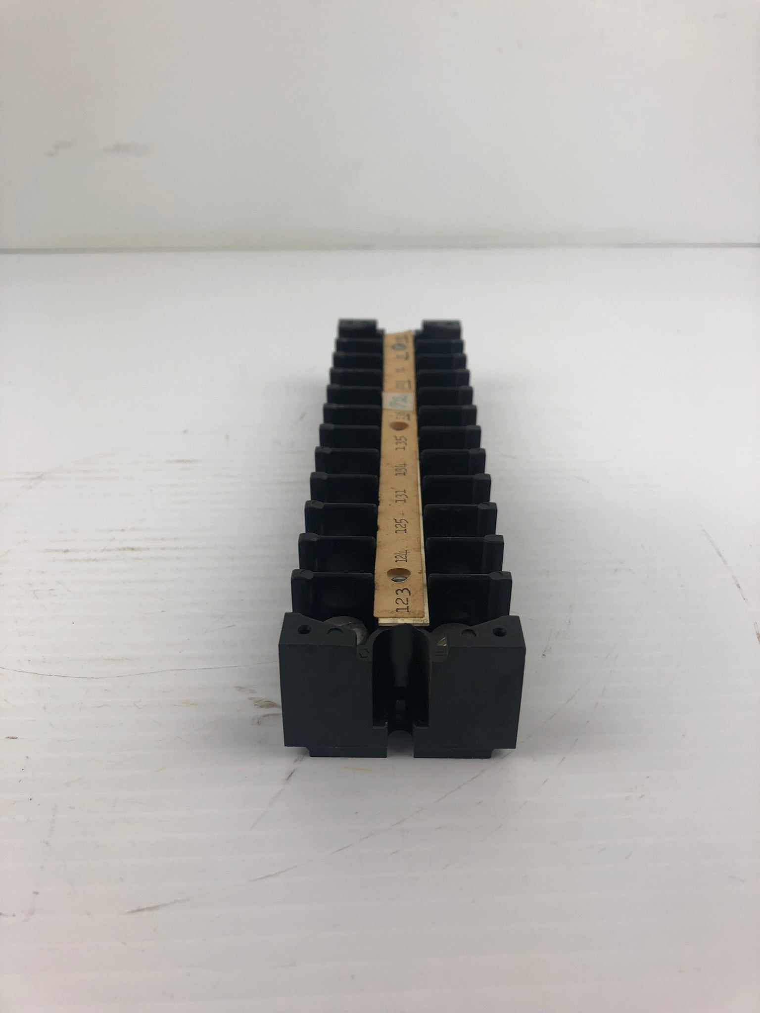 Cutler-Hammer 10987H Contact Terminal Block - 12 Slot