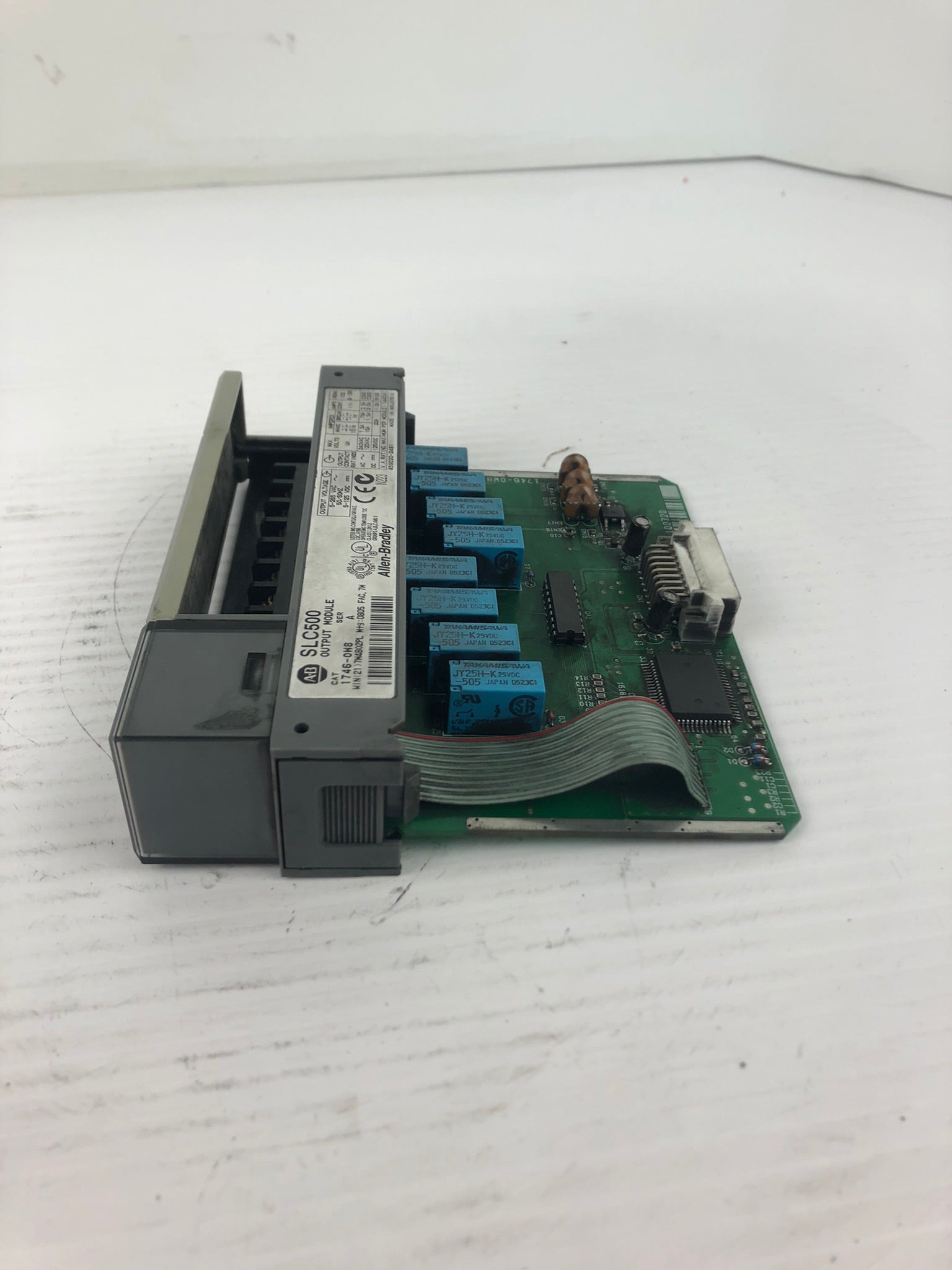 Allen-Bradley 1746-0W8 Output Module Series A SLC 500 - With Door