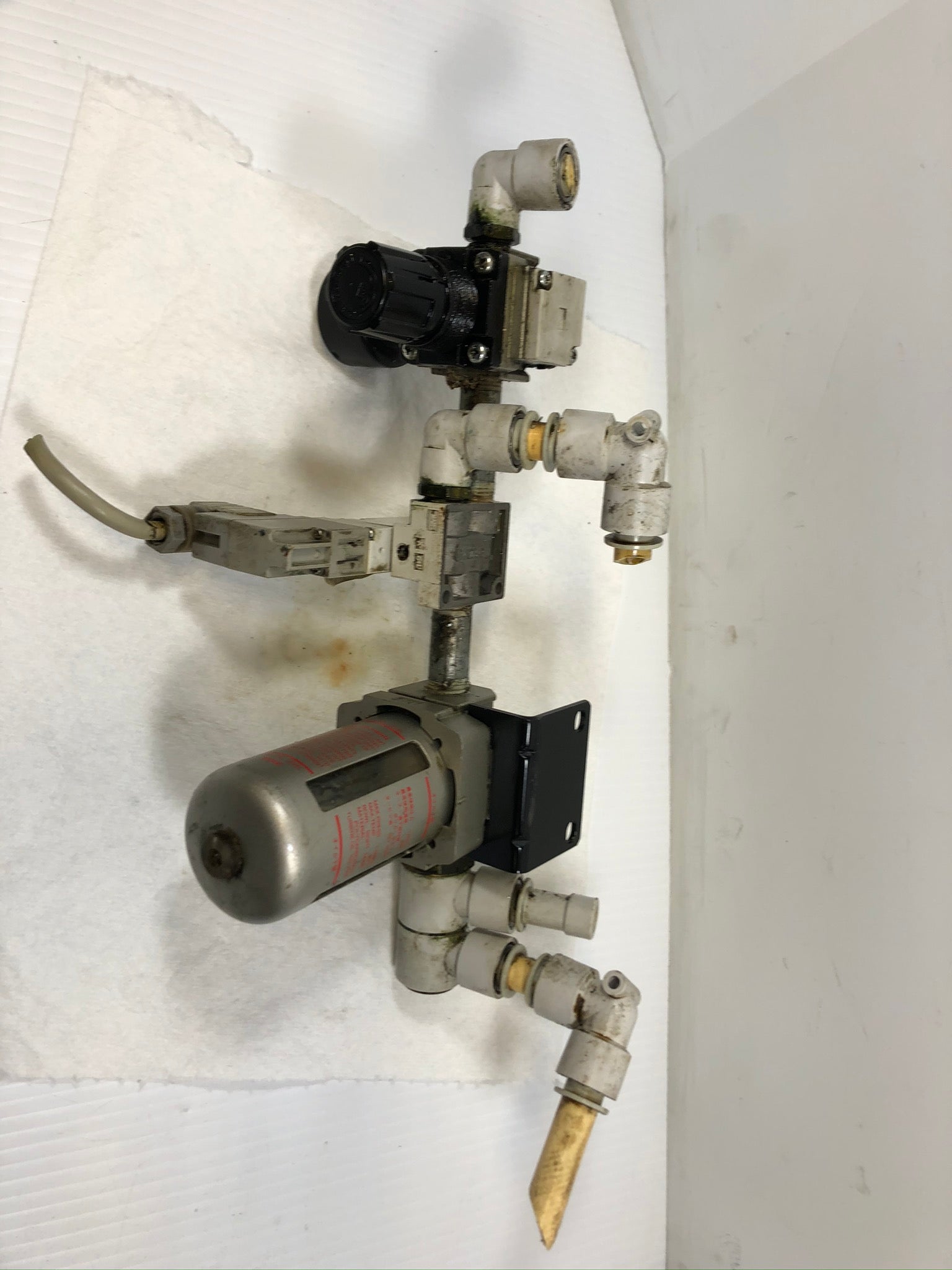 SMC AL30-02B-R Pneumatic Assembly VQZ235-5YZ1-X69