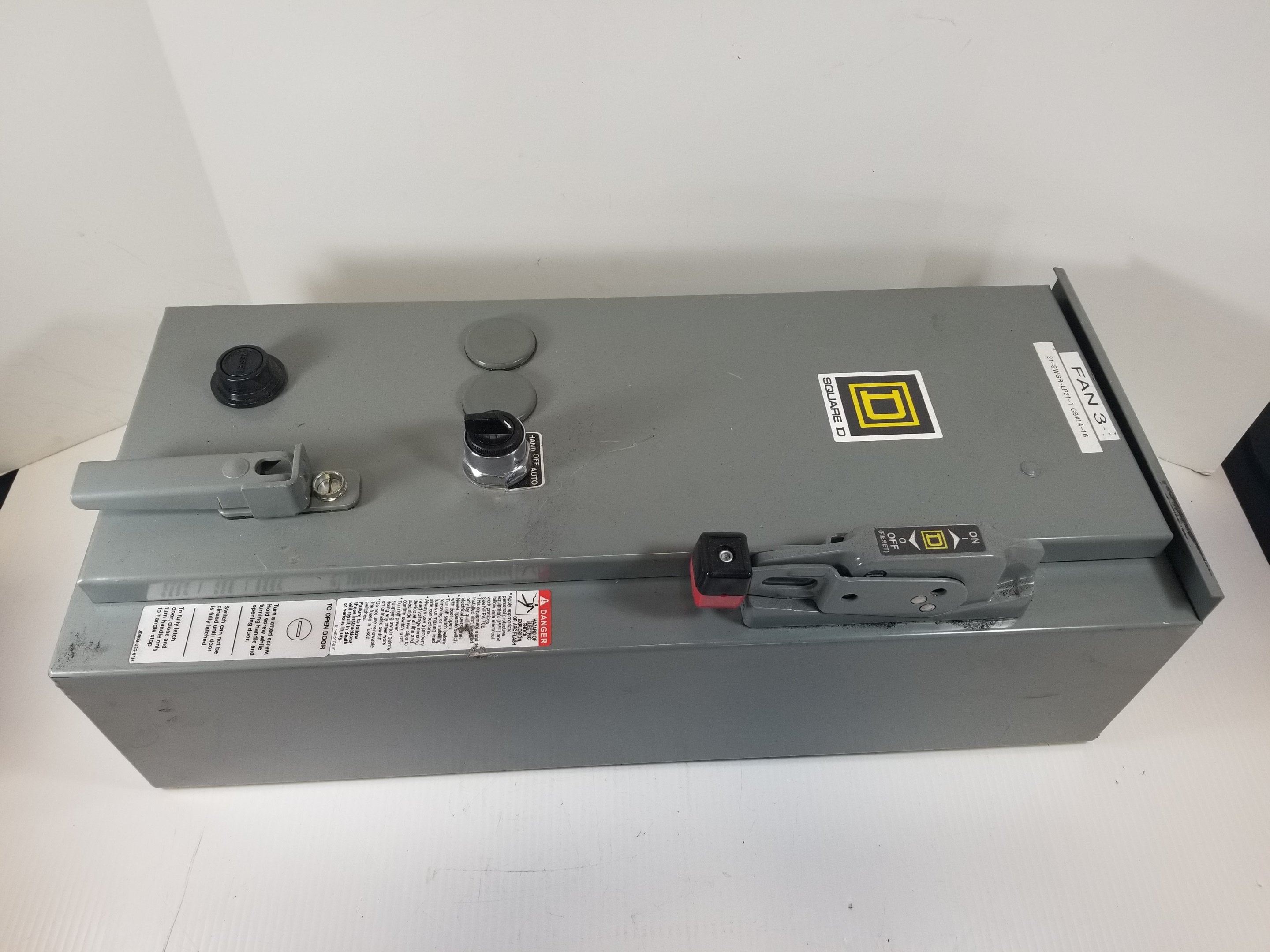 Square D 8538SBA64V80CFF4TX11 Motor Disconnector Switch 2HP 30A Enclosure
